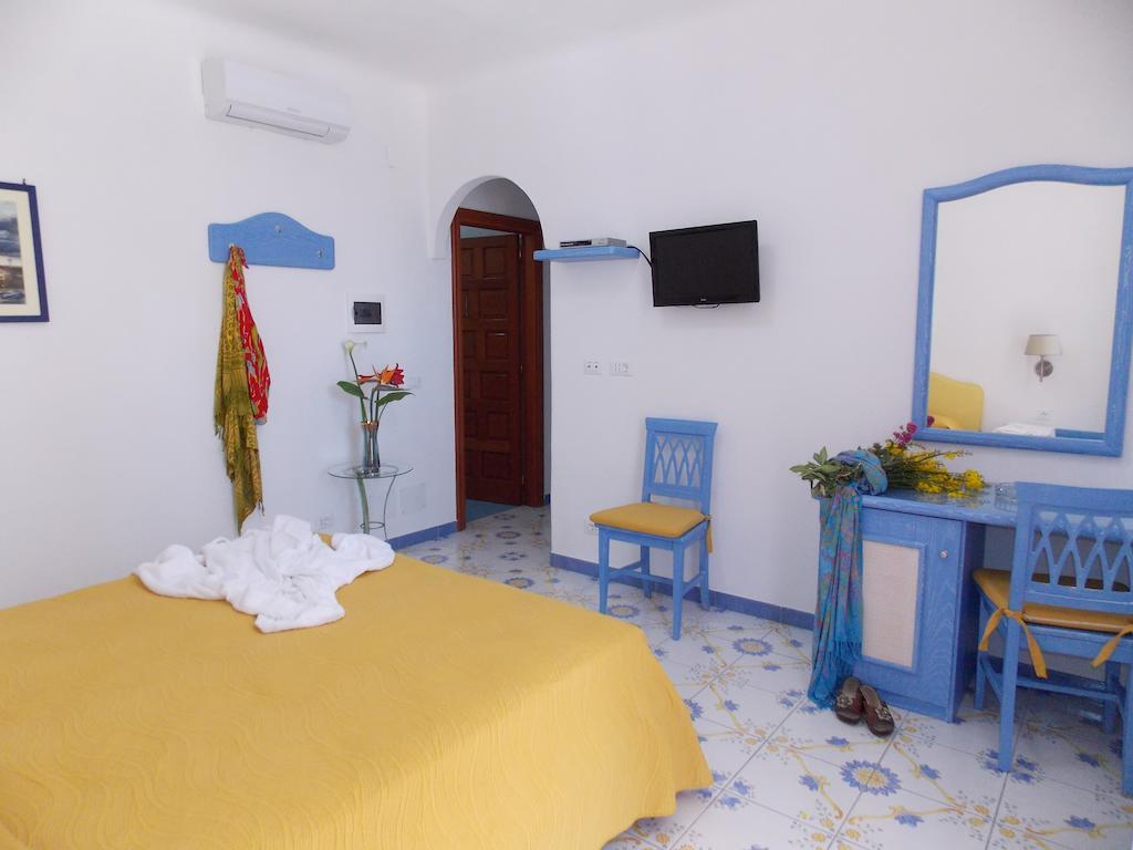 Villa Loreta Forio  Phòng bức ảnh